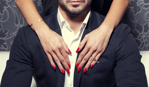 Dominante Frau mit Mann